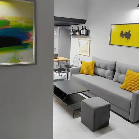 Nitro 3 Premium - Wine Tasting - Souvenir - Art Gallery - Private Guided Tours - Relaxing - Romantic Апартаменты Скопье
