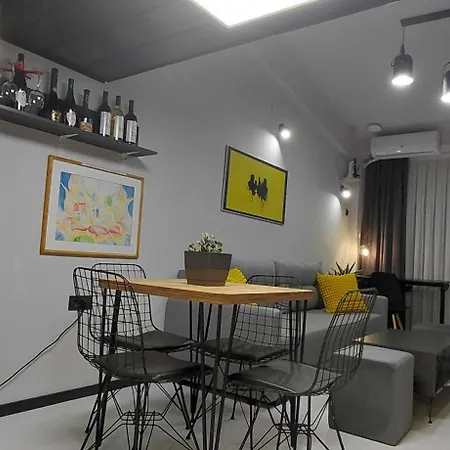 Nitro 3 Premium - Wine Tasting - Souvenir - Art Gallery - Private Guided Tours - Relaxing - Romantic Апартаменты *