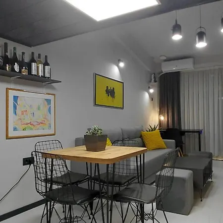 Nitro 3 Premium - Wine Tasting - Souvenir - Art Gallery - Private Guided Tours - Relaxing - Romantic Апартаменты *