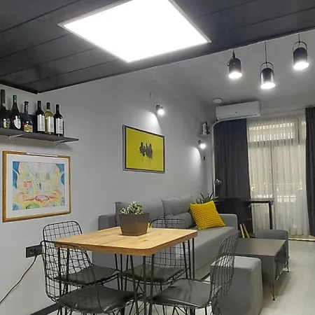 Nitro 3 Premium - Wine Tasting - Souvenir - Art Gallery - Private Guided Tours - Relaxing - Romantic Апартаменты *
