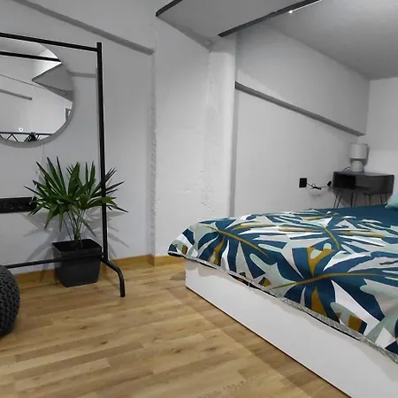 Апартаменти Nitro 3 Premium - Wine Tasting - Souvenir - Art Gallery - Private Guided Tours - Relaxing - Romantic Скоп'є