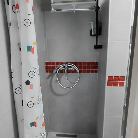 Nitro 3 Premium - Wine Tasting - Souvenir - Art Gallery - Private Guided Tours - Relaxing - Romantic Апартаменти Скоп'є