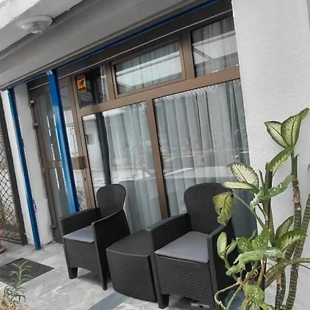 Nitro 3 Premium - Wine Tasting - Souvenir - Art Gallery - Private Guided Tours - Relaxing - Romantic Скоп'є