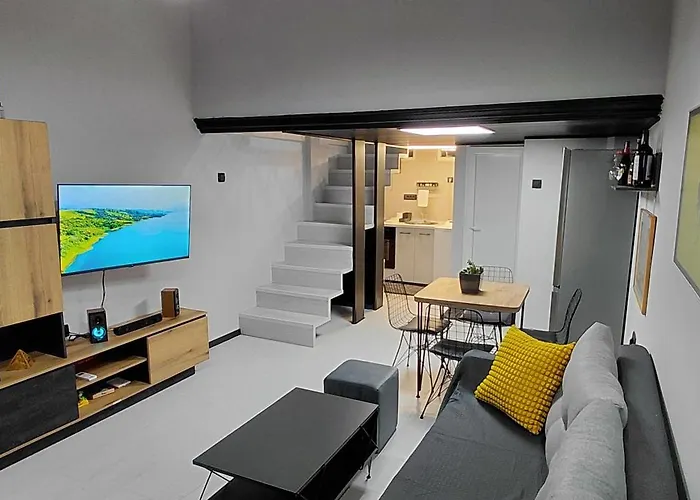 Nitro 3 Premium - Wine Tasting - Souvenir - Art Gallery - Private Guided Tours - Relaxing - Romantic Apartament *