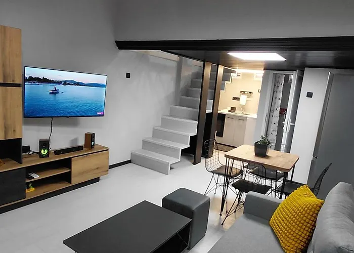 Nitro 3 Premium - Wine Tasting - Souvenir - Art Gallery - Private Guided Tours - Relaxing - Romantic Apartament