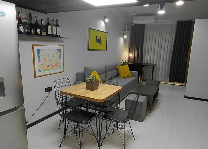 Nitro 3 Premium - Wine Tasting - Souvenir - Art Gallery - Private Guided Tours - Relaxing - Romantic Skopje