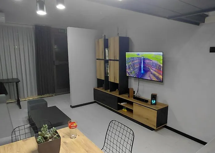 Apartament Nitro 3 Premium - Wine Tasting - Souvenir - Art Gallery - Private Guided Tours - Relaxing - Romantic Skopje