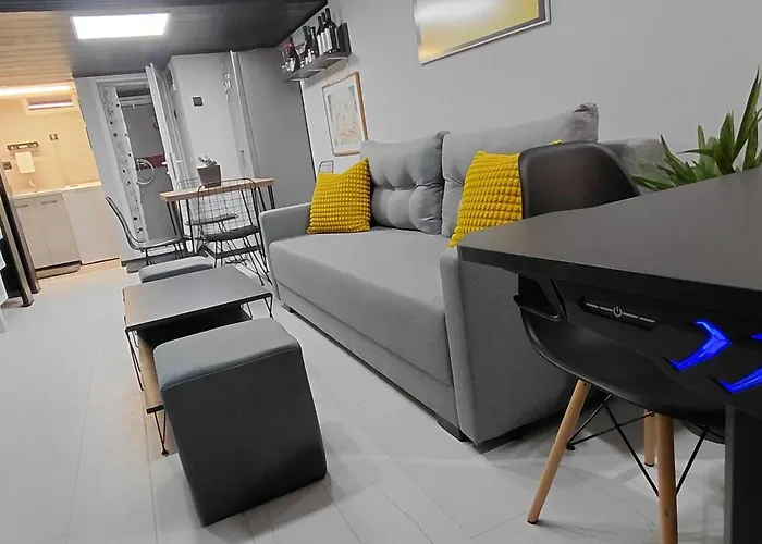 Nitro 3 Premium - Wine Tasting - Souvenir - Art Gallery - Private Guided Tours - Relaxing - Romantic Apartament