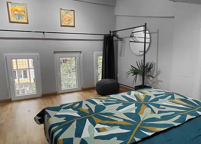 Nitro 3 Premium - Wine Tasting - Souvenir - Art Gallery - Private Guided Tours - Relaxing - Romantic Apartament *