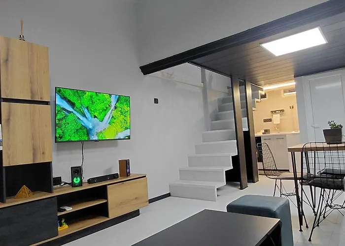 Nitro 3 Premium - Wine Tasting - Souvenir - Art Gallery - Private Guided Tours - Relaxing - Romantic Apartament