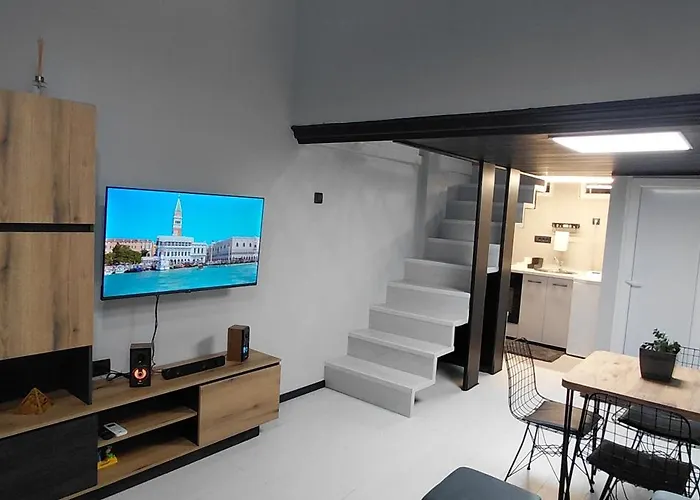 Nitro 3 Premium - Wine Tasting - Souvenir - Art Gallery - Private Guided Tours - Relaxing - Romantic *