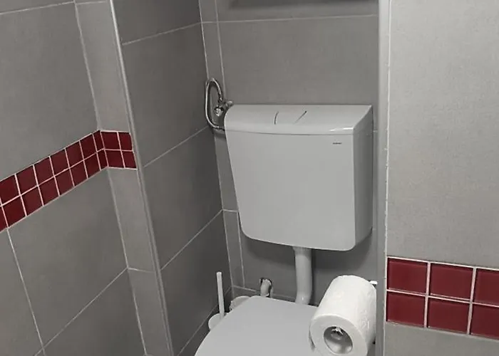 Nitro 3 Premium - Wine Tasting - Souvenir - Art Gallery - Private Guided Tours - Relaxing - Romantic * Skopje