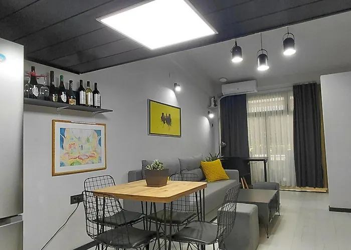 Nitro 3 Premium - Wine Tasting - Souvenir - Art Gallery - Private Guided Tours - Relaxing - Romantic Apartament *