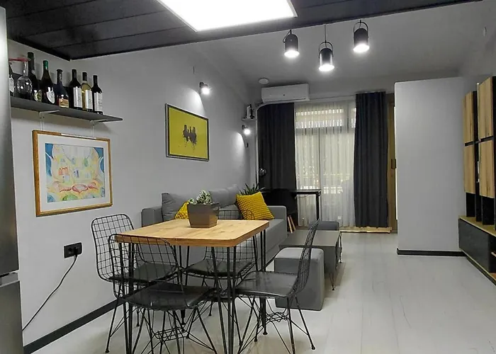 Nitro 3 Premium - Wine Tasting - Souvenir - Art Gallery - Private Guided Tours - Relaxing - Romantic Apartament